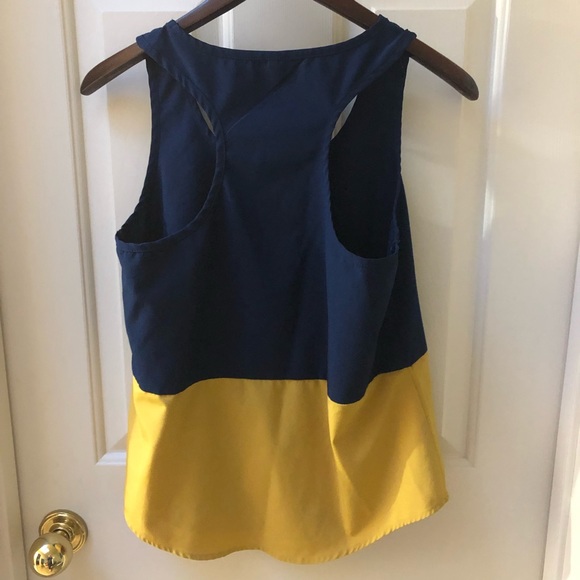 Sleeveless blouse - Picture 3 of 3